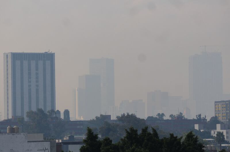 Las autoridades capitalinas han anunciado que la calidad del aire es "extremadamente mala" durante las primeras horas de 2023