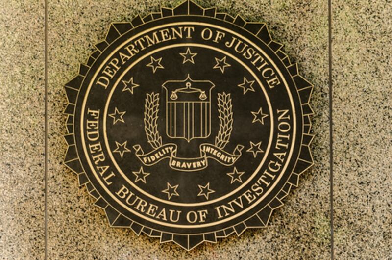 Hombre armado en Oficinas del FBI en Ohio.