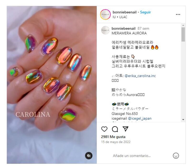 Las uñas aurora están arrasando porque son brillantes, llamativas y muy chic