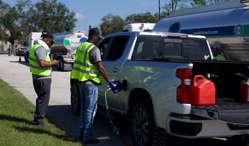 Florida tiene más de 1,8 millones de galones de diésel y más de un millón de galones de gasolina disponibles, dijo el gobernador Ron DeSantis.