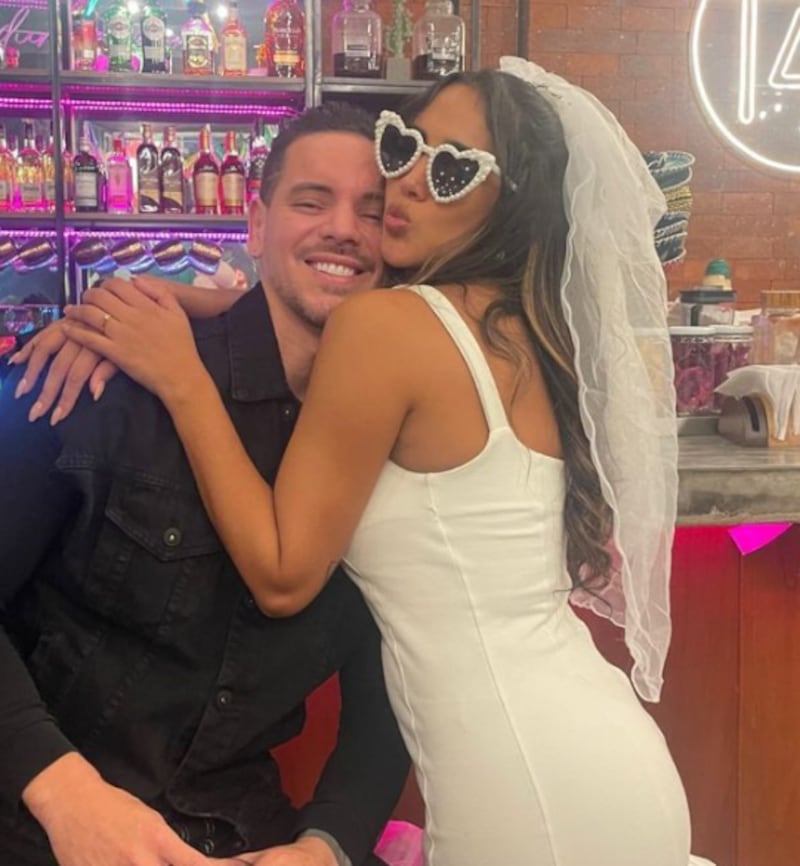 Melissa Paredes y Anthony Aranda en su despedida de soltera.