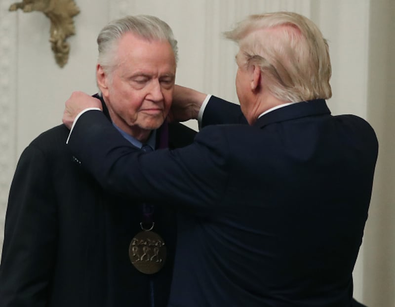 Jon Voight es muy cercano a Trump y su ideología.