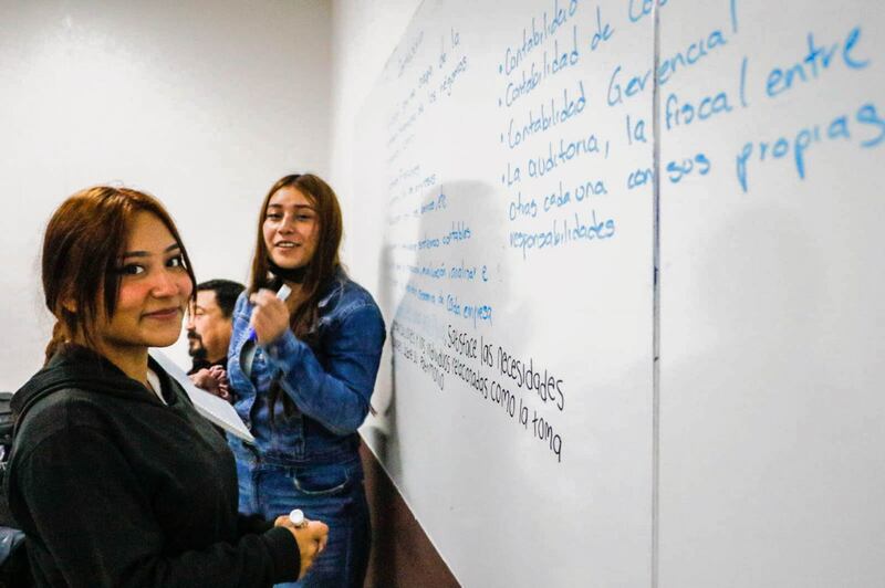 Sheinbaum-precandidata-presidenta-Universidad-Rosario-Castellanos-educación