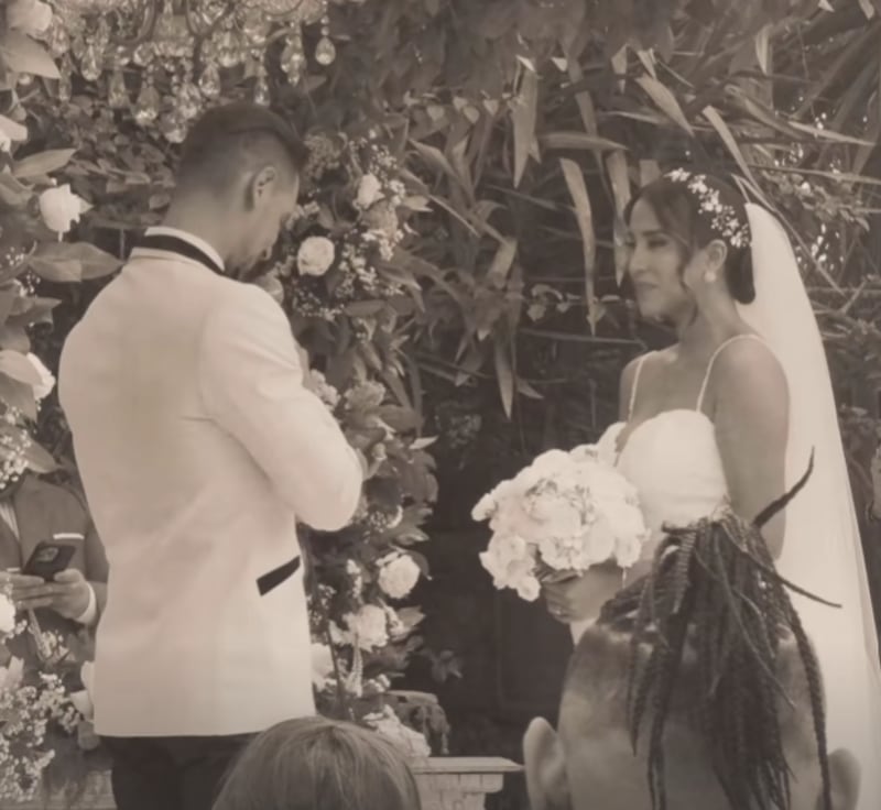 Melissa Paredes y Anthony Aranda en el altar.