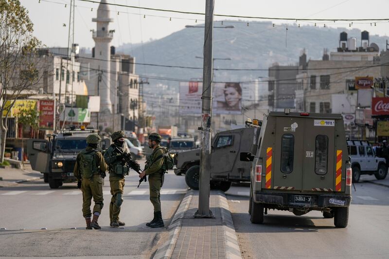 Adolescente palestino de 14 muere por heridas de bala en un tiroteo del ejército israelí