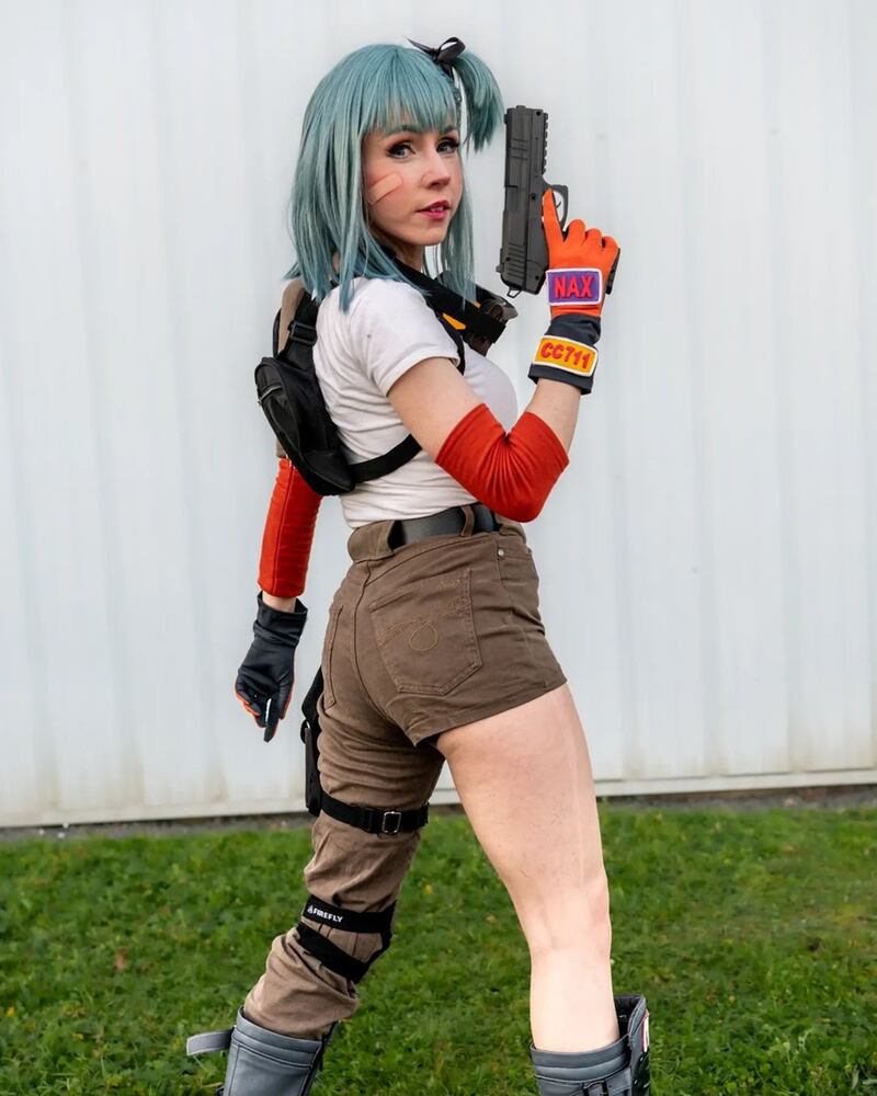 Bulma Cosplay