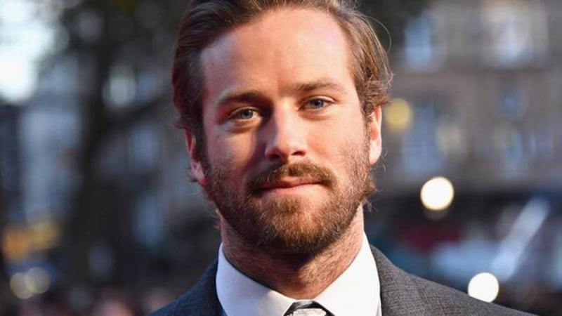 Armie Hammer sería empleado de un hotel