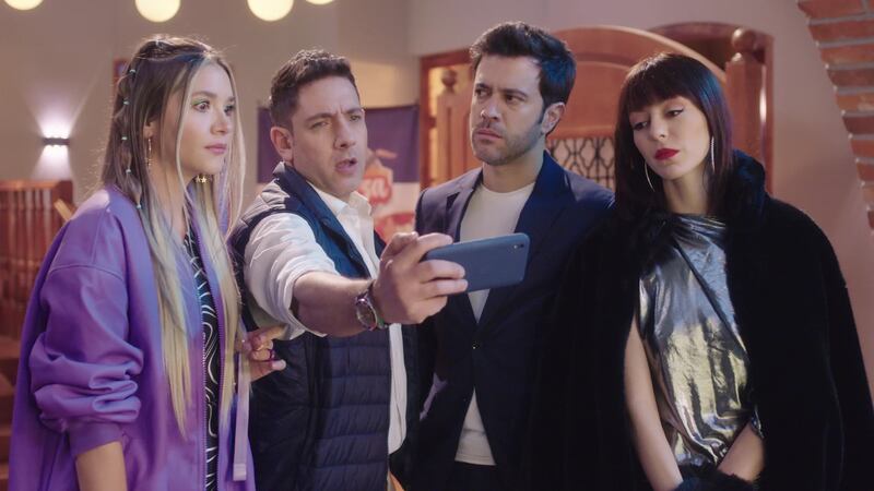 Escenas de la serie 'La influencer'