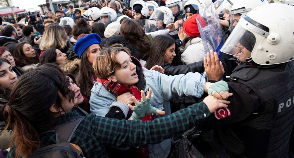 En Turquie, la violence sexiste est très présente dans le débat politique, des groupes féministes et de gauche accusant le gouvernement, conservateur et d'orientation islamiste, de ne pas attaquer les racines de la violence et de maintenir un discours patriarcal.  (EFE)